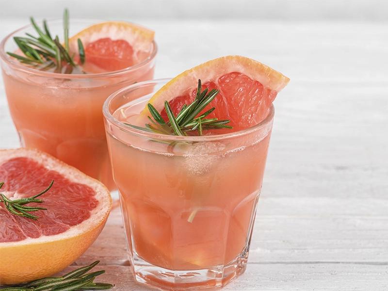 Grapefruit juice: benefits and how to get high-quality juice