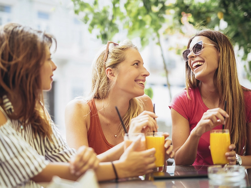 Terrazas y campaña de verano: Cómo el zumo recién exprimido multiplica el ticket medio en temporada alta